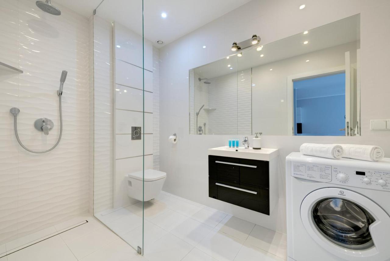 Waterlane Marina By Live & Travel Apartments Гданск Екстериор снимка