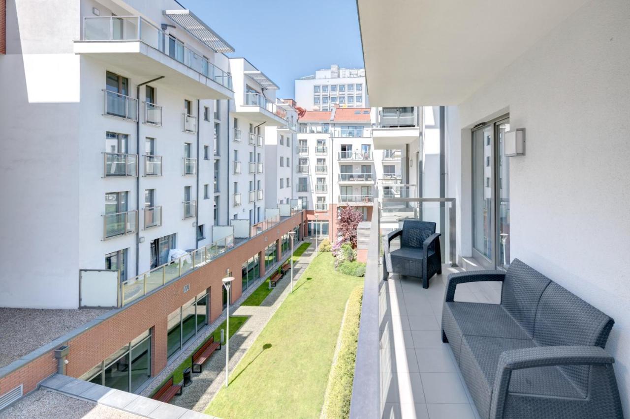 Waterlane Marina By Live & Travel Apartments Гданск Екстериор снимка